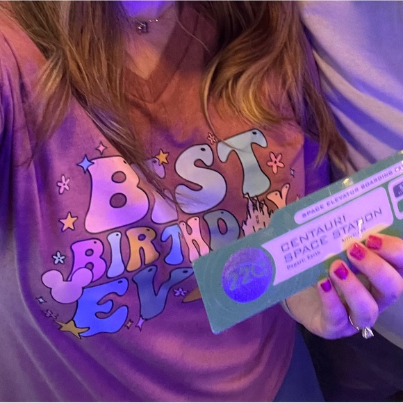 Disney Best Birthday Ever Heathered Mauve V Neck Vacation Tee Medium M T-Shirt - Picture 3 of 6